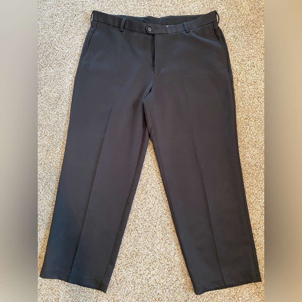 IZOD Golf 42x30 Lightweight Flat Front Black Pants